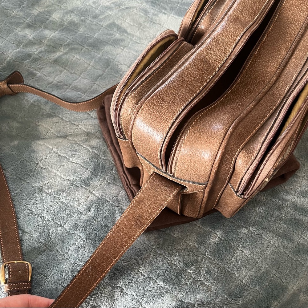 Gucci Brown and Tan Belt Bag with Structured Design - Picture 13 of 16